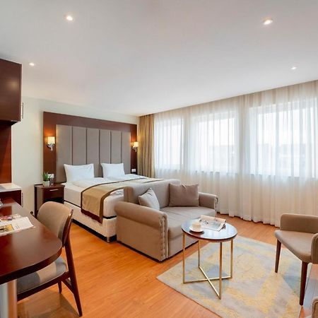 Palast Hotel Гюрт Екстер'єр фото
