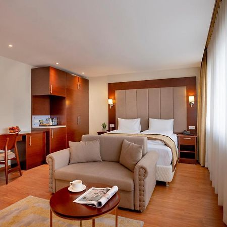 Palast Hotel Гюрт Екстер'єр фото