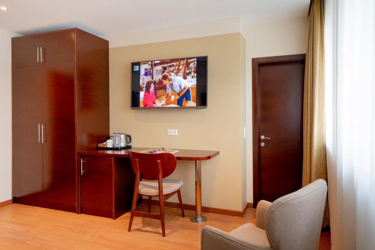 Palast Hotel Гюрт Екстер'єр фото